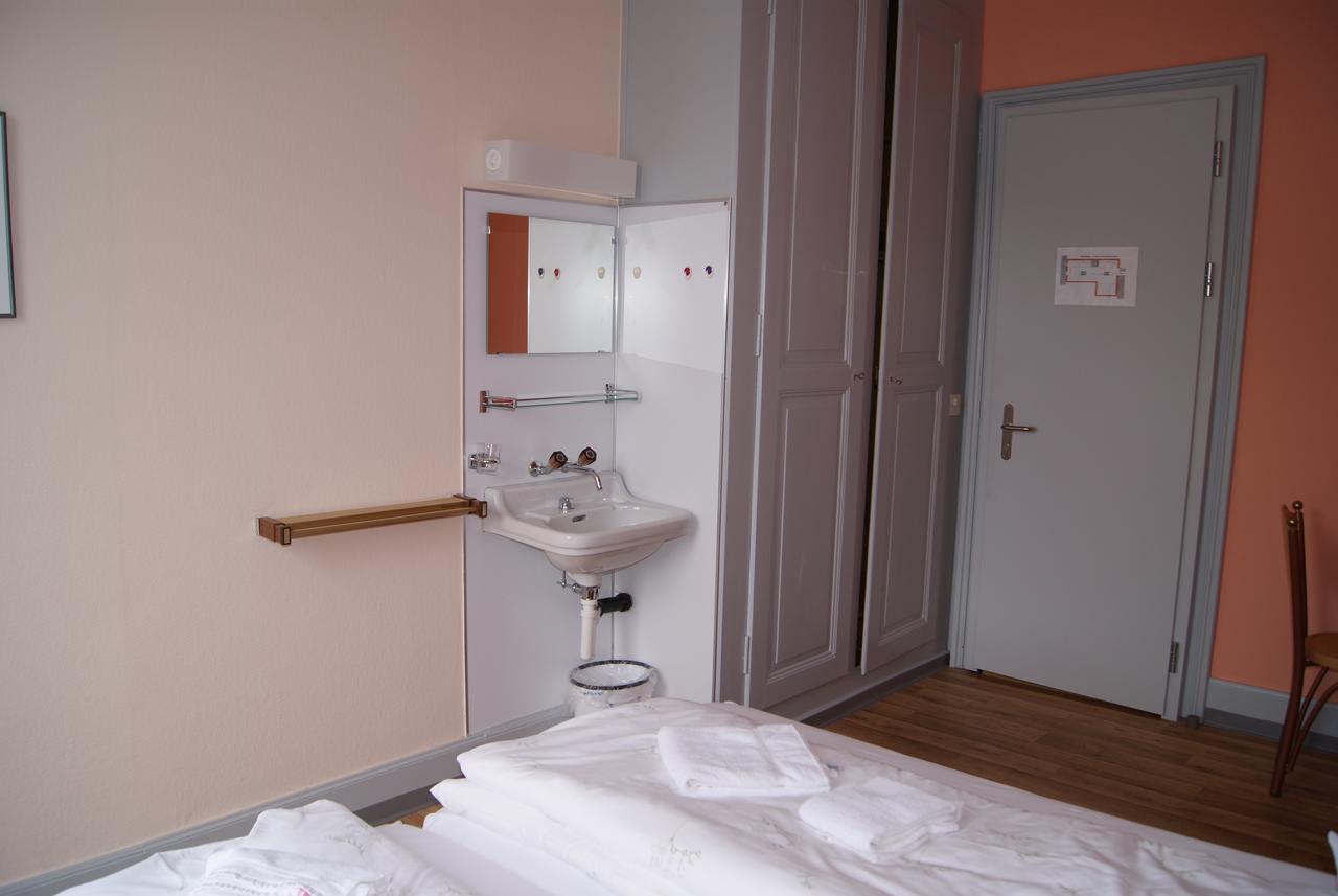 Hotel Schlosspintli Spiez Eksteriør billede